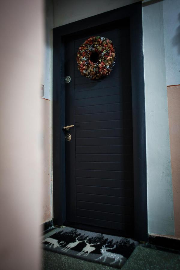 Exquisite 3 Room Apartment In The Heart Of Thetown Câmpulung Moldovenesc Exterior foto
