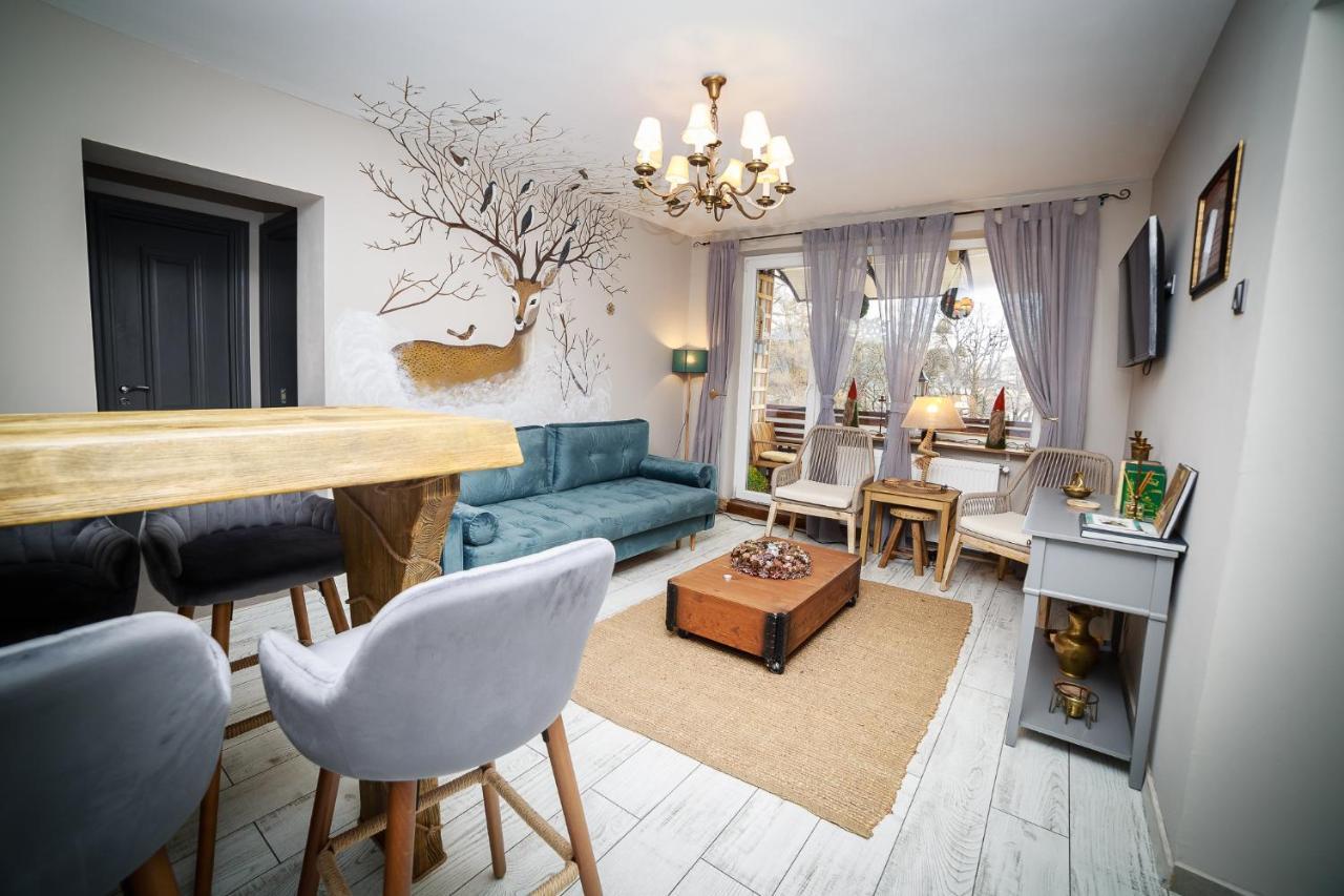 Exquisite 3 Room Apartment In The Heart Of Thetown Câmpulung Moldovenesc Exterior foto